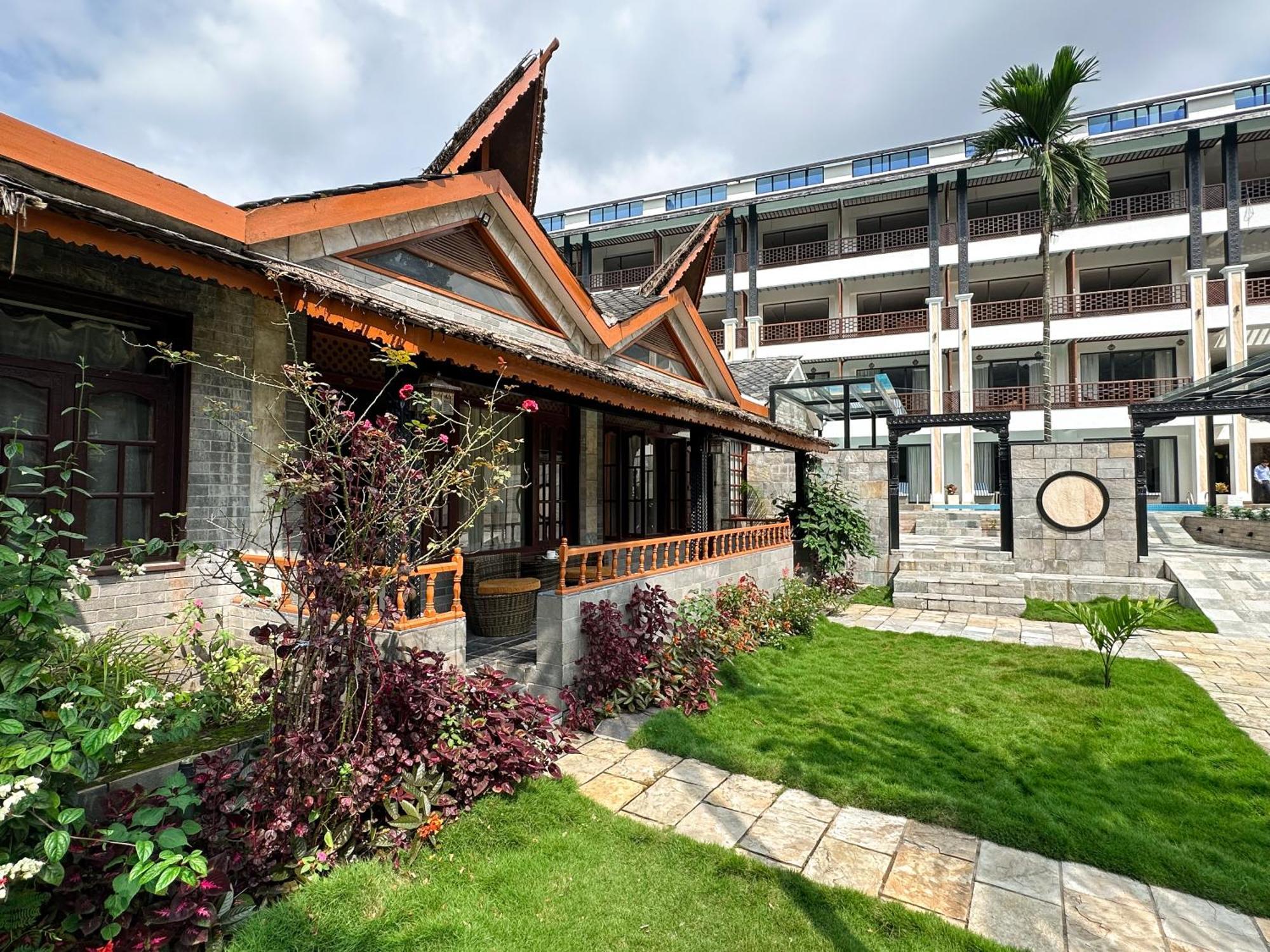 Lake View Resort Pokhara Exterior foto