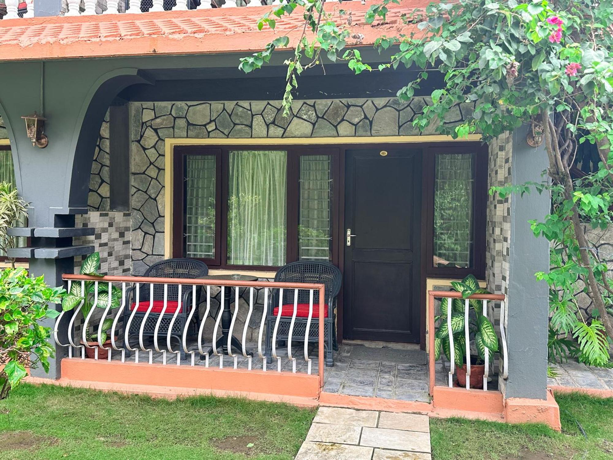 Lake View Resort Pokhara Exterior foto