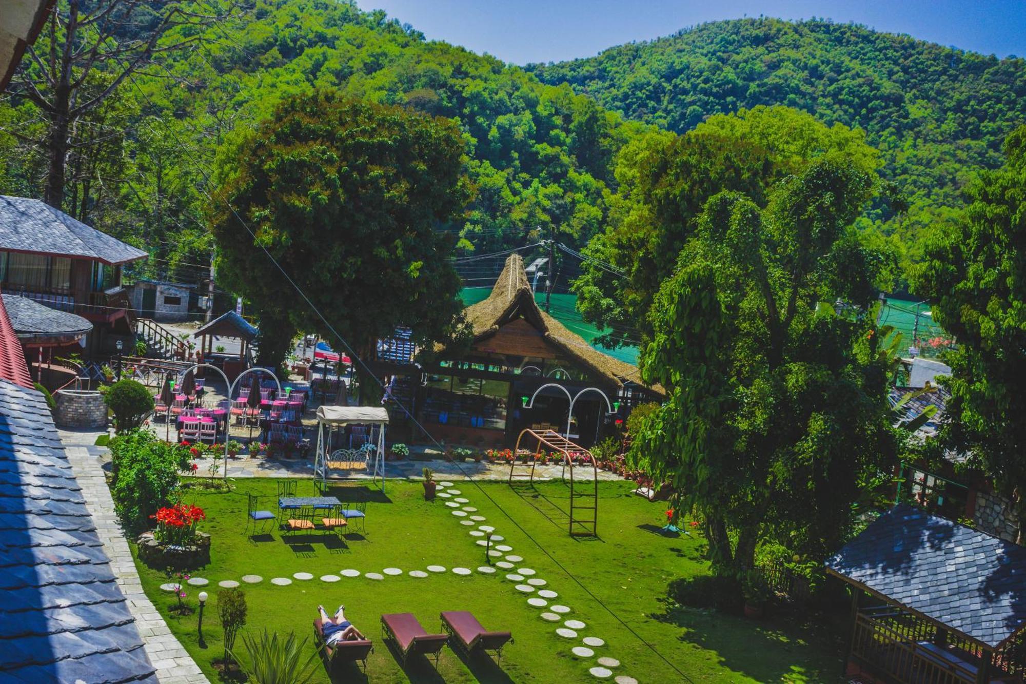 Lake View Resort Pokhara Exterior foto