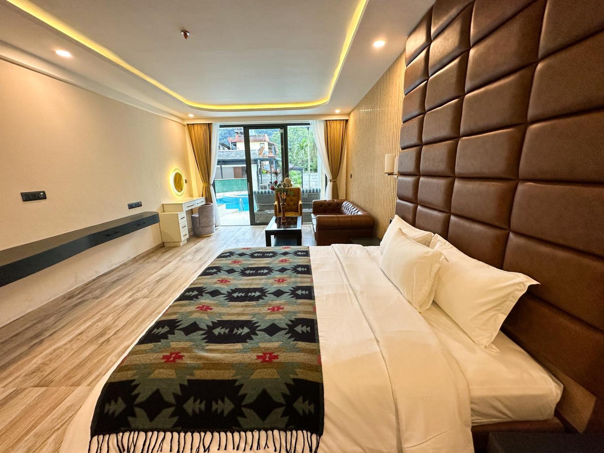 Lake View Resort Pokhara Exterior foto