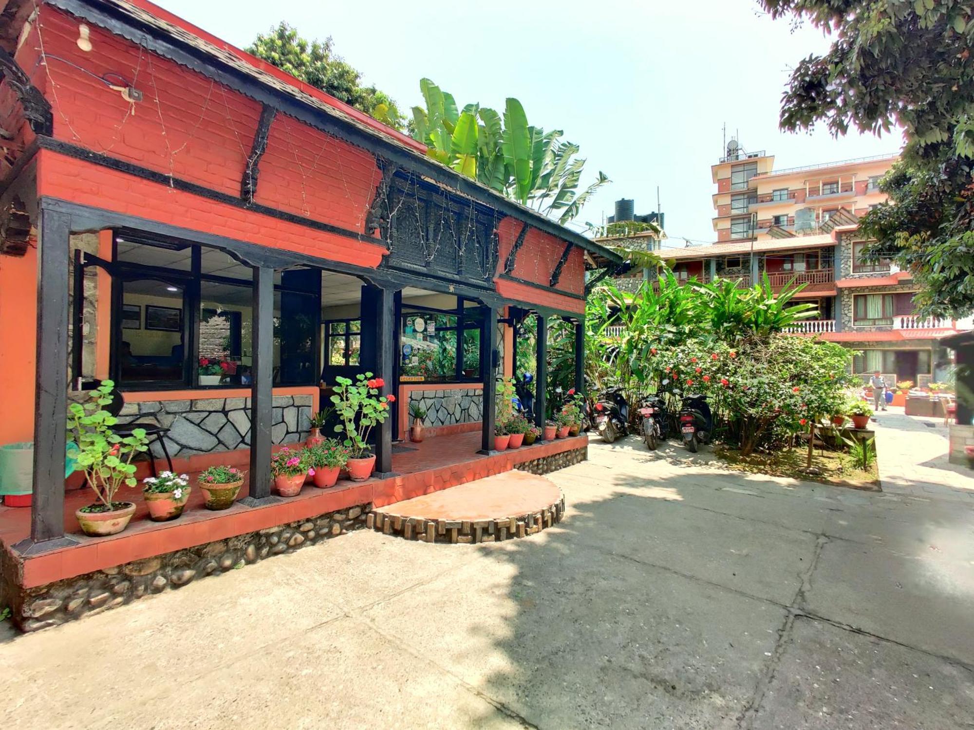 Lake View Resort Pokhara Exterior foto